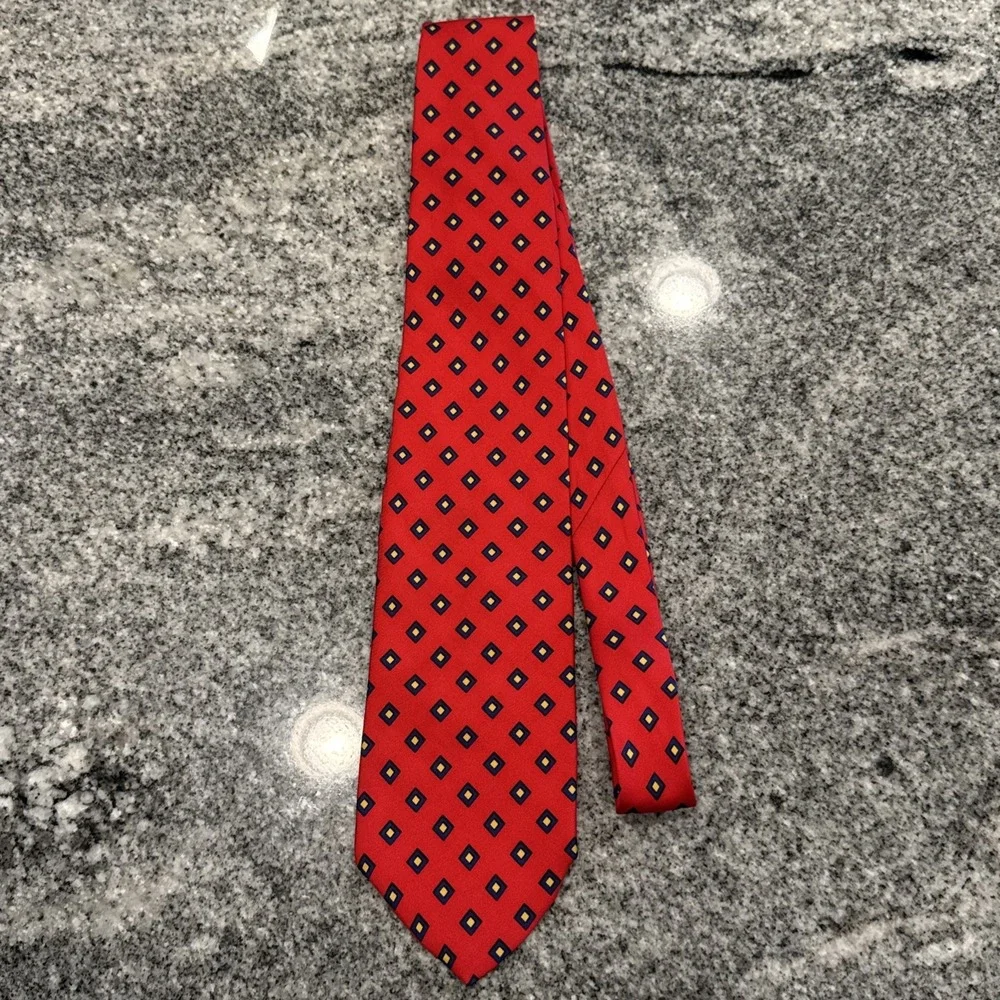 Brooks Brothers Makers 100% Silk USA Made Tie Red Gold Navy Blue Diamond‎ 57